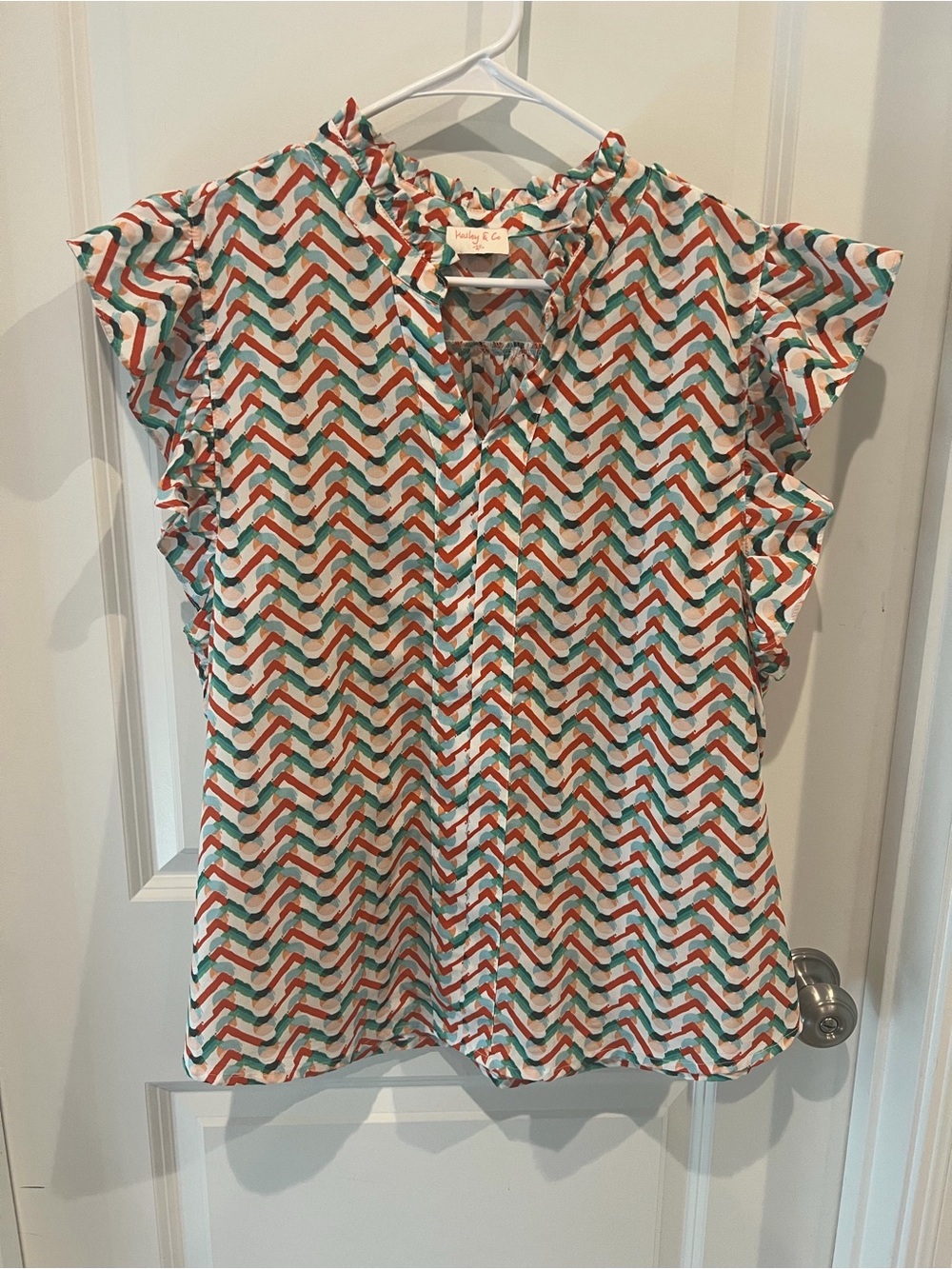 Hailey & Co Chevron-Print Flutter Sleeve Blouse Size 2XL
